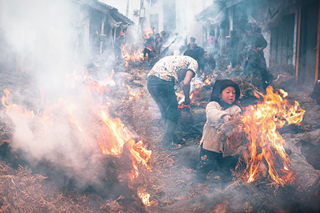 彝族新年 中國大涼山人文專題攝影 滎經(jīng)黑砂陶窯－美姑－布拖－天路雅西高速精典8日